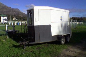 horse_trailer